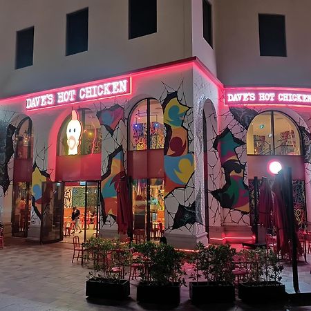 The Aero Hostel Dubai Bagian luar foto