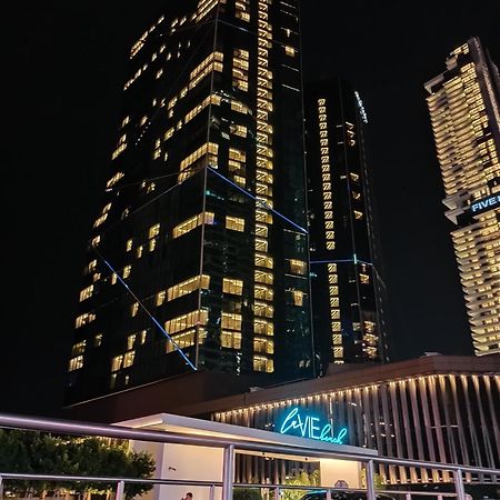 The Aero Hostel Dubai Bagian luar foto