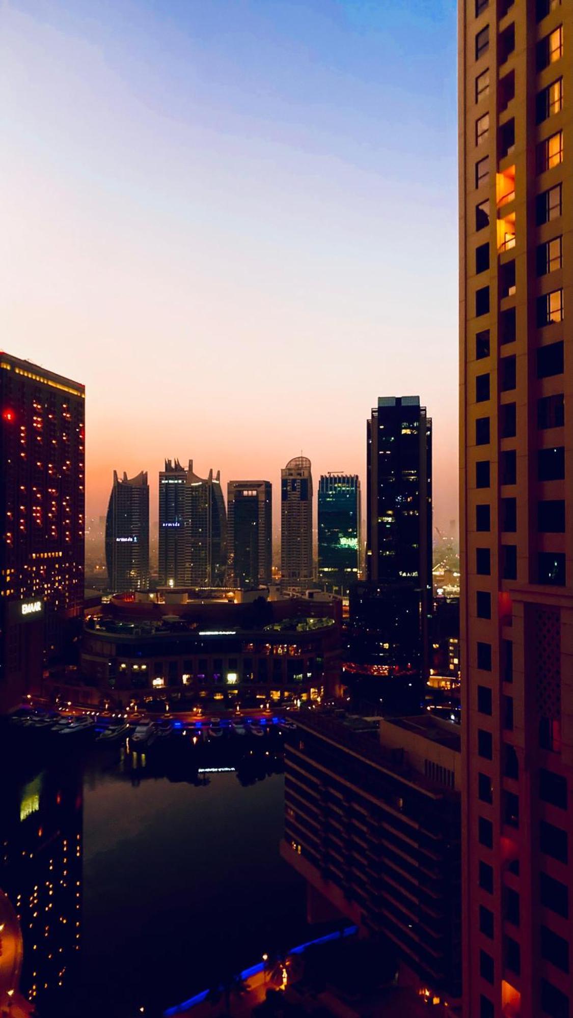The Aero Hostel Dubai Bagian luar foto