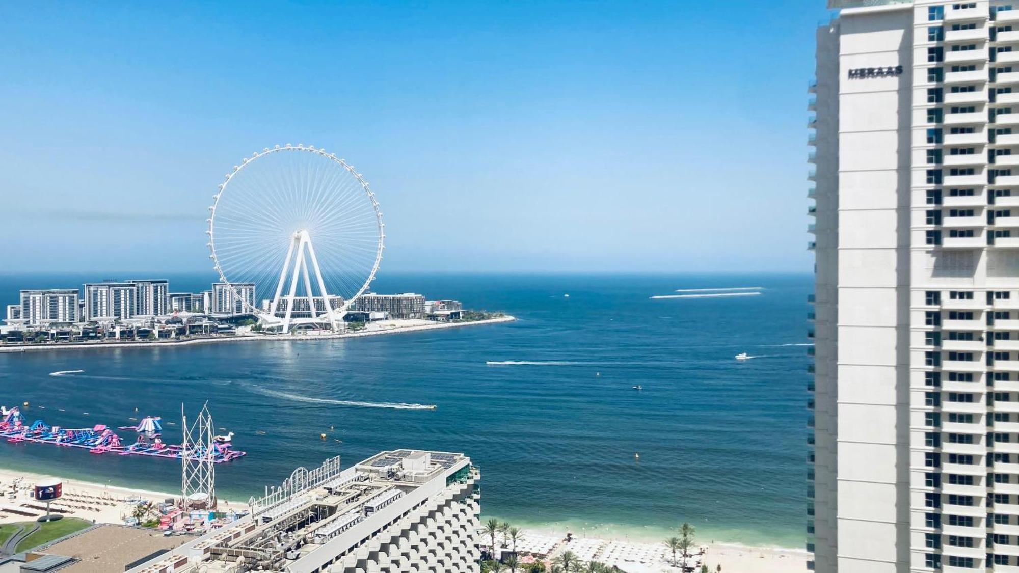 The Aero Hostel Dubai Bagian luar foto