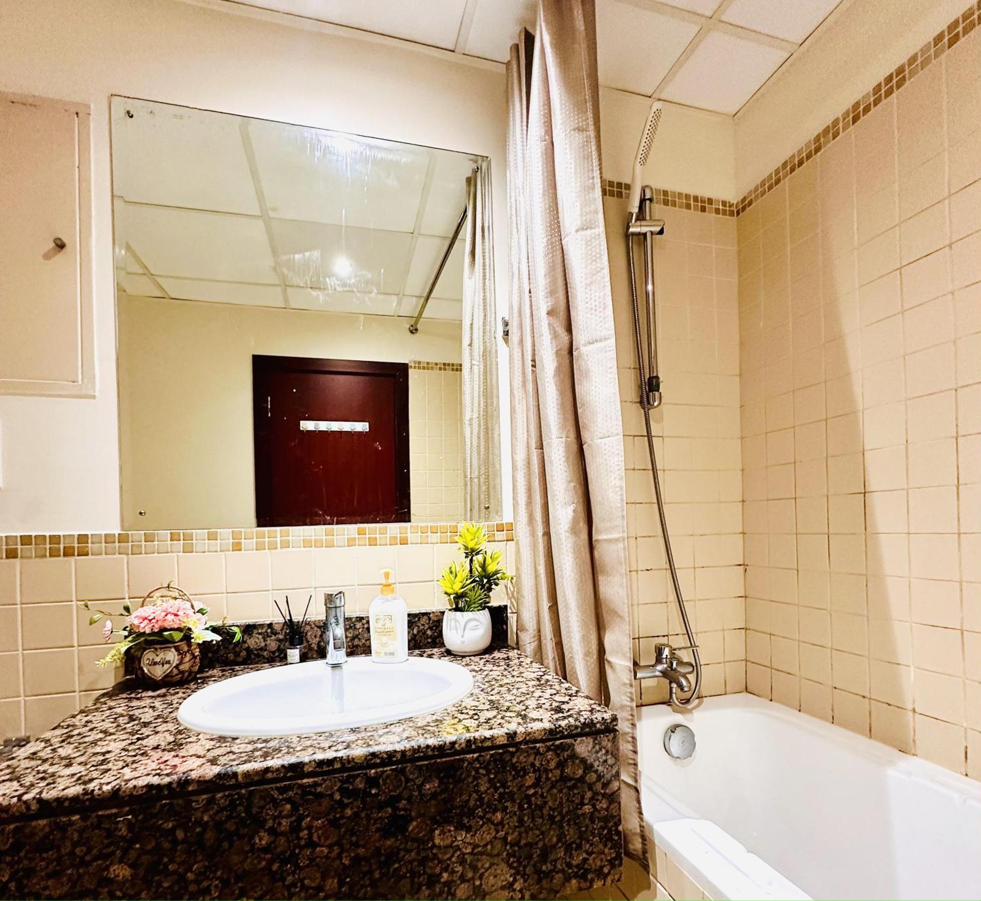 The Aero Hostel Dubai Bagian luar foto