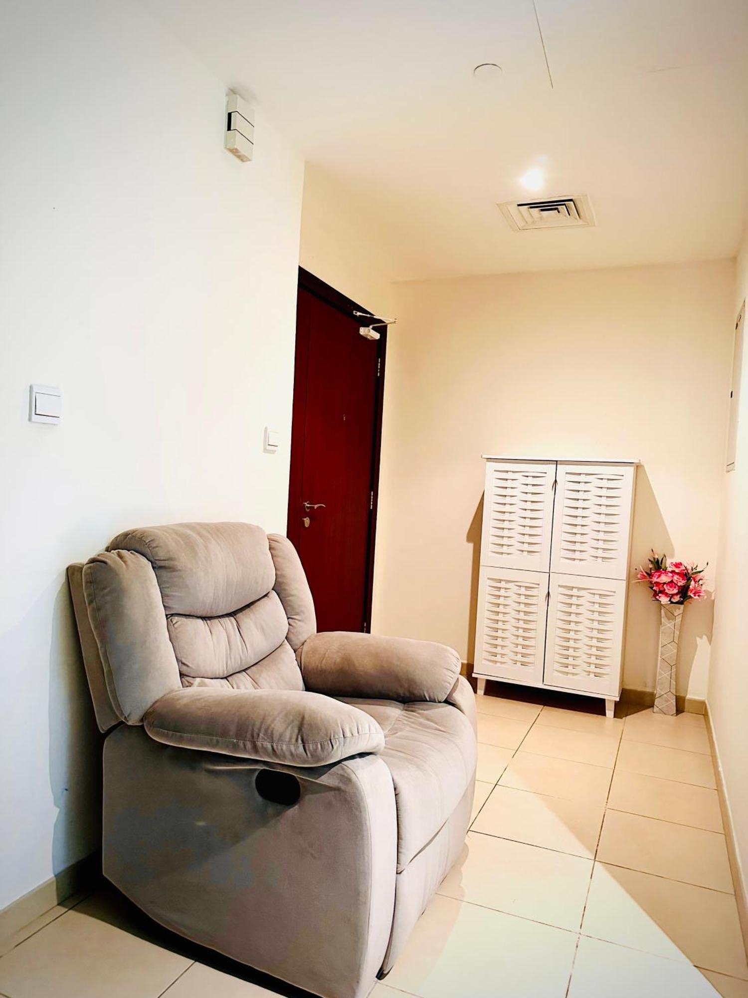The Aero Hostel Dubai Bagian luar foto