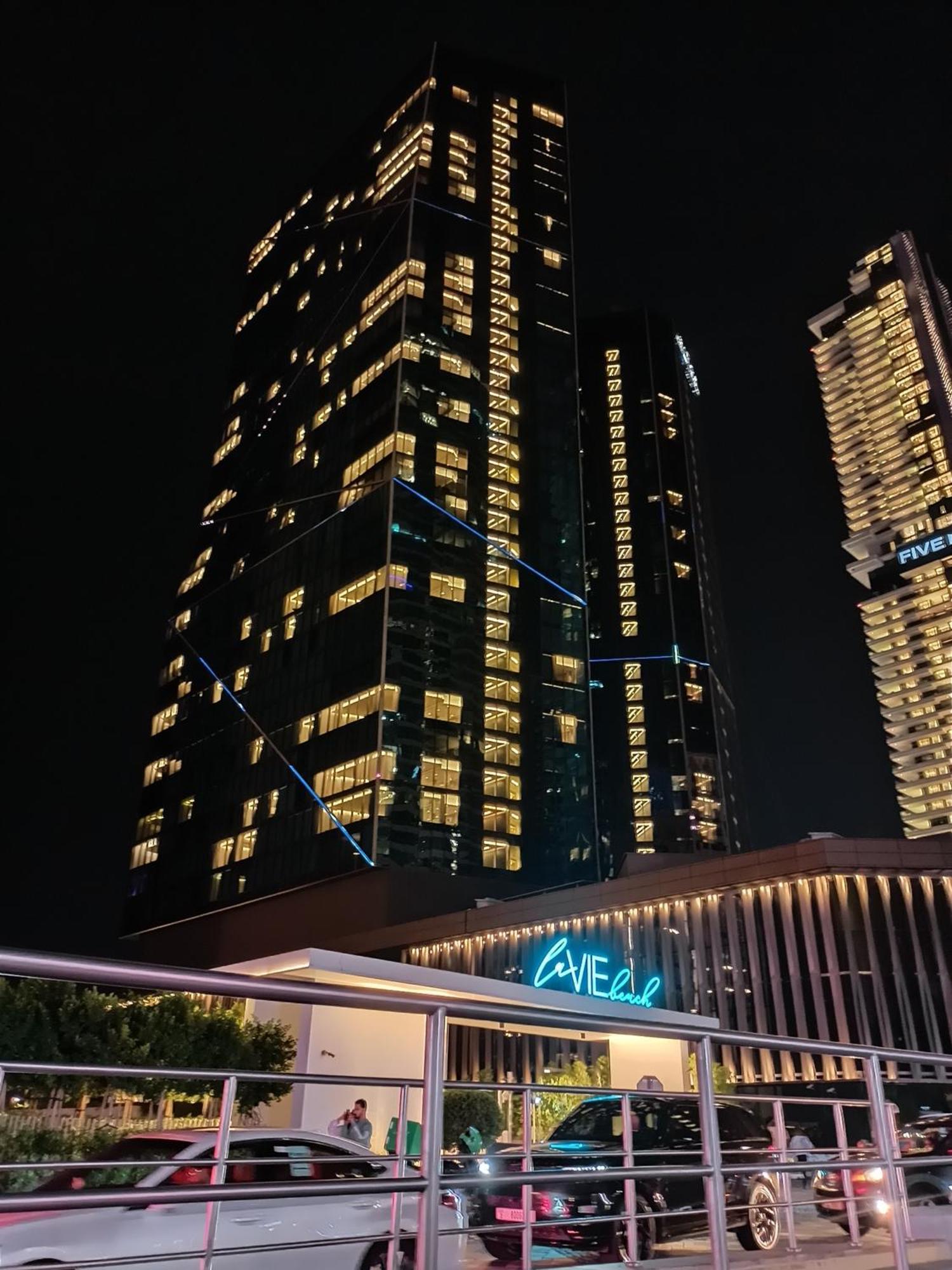 The Aero Hostel Dubai Bagian luar foto