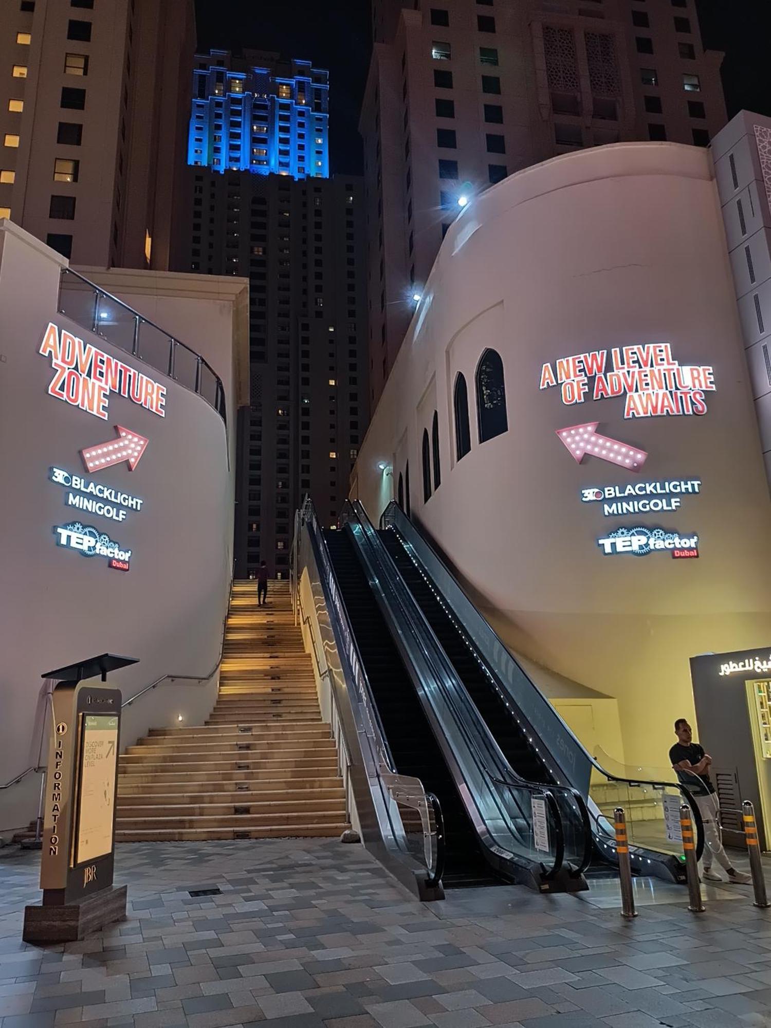 The Aero Hostel Dubai Bagian luar foto
